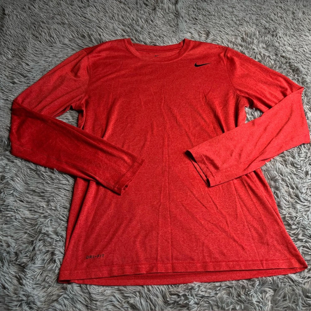 Nike Shirt Mens Medium Dri Fit The Nike Tee Long Sleeve Tshirt Red Like New